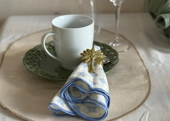 Cosy Flat Located On Town