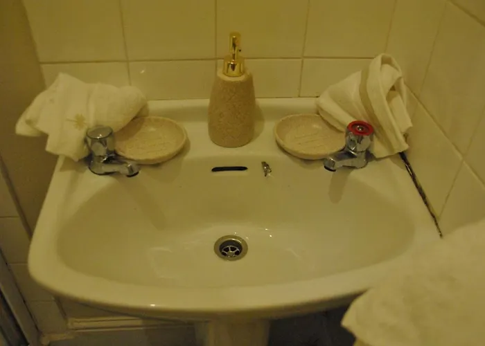 Cosy Flat Located On Town * Dublin