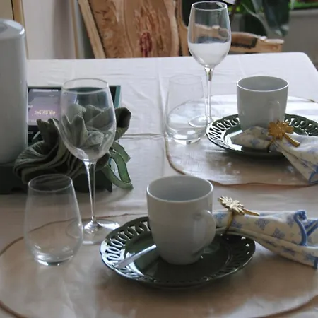 Cosy Flat Located On Town